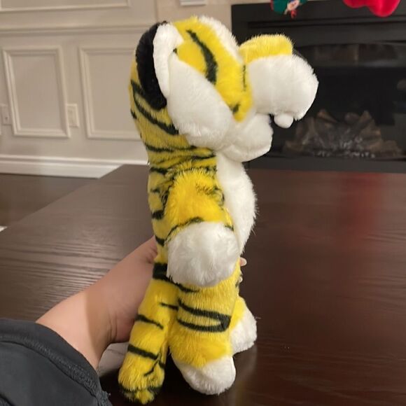 Purr-fection MJC Yellow and Black Tiger Vintage 1992 Excellent Condition 13” - Picture 6 of 8